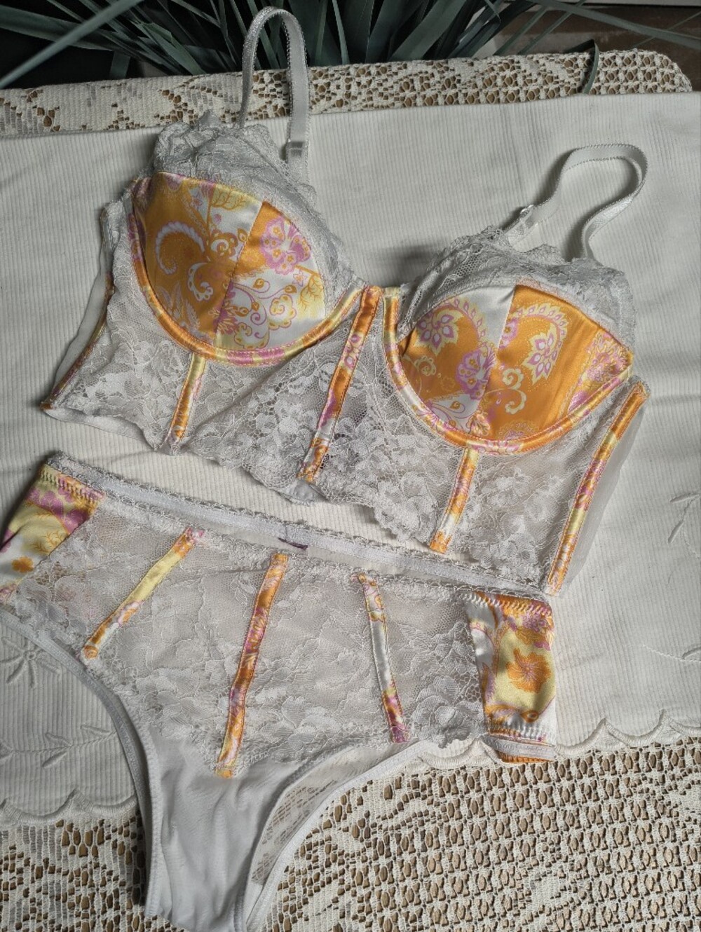 Adore Me White Lace Bra Corset & Brief Set with Floral Satin Accents 34B & Sz S